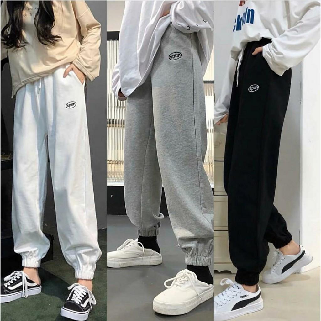 Quần Jogger Nỉ Thêu SPUN Bo Ống Năng Động Trẻ Trung