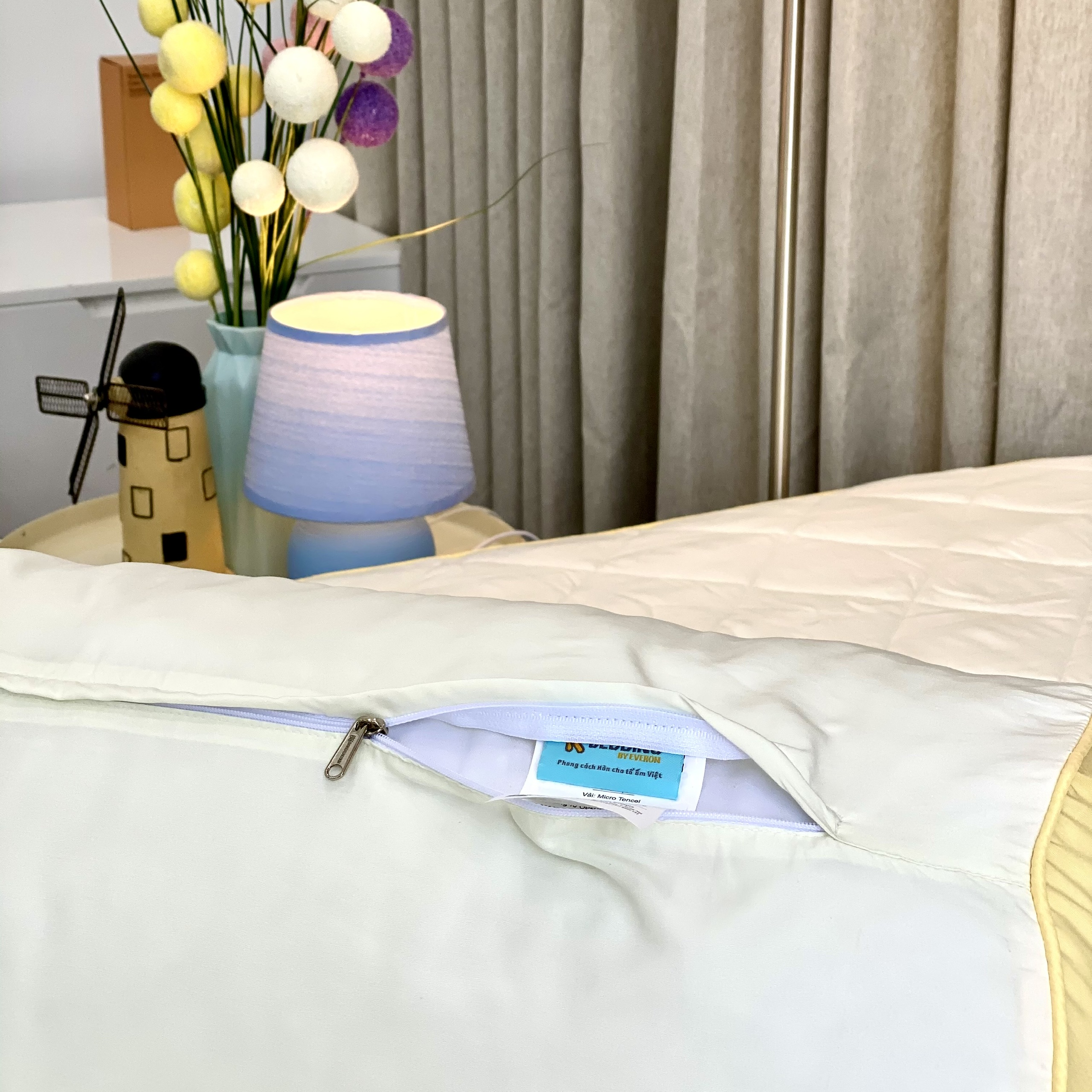 Bộ ga giường chần bông KBedding by Everon KMTS 102 Microtencel Vàng