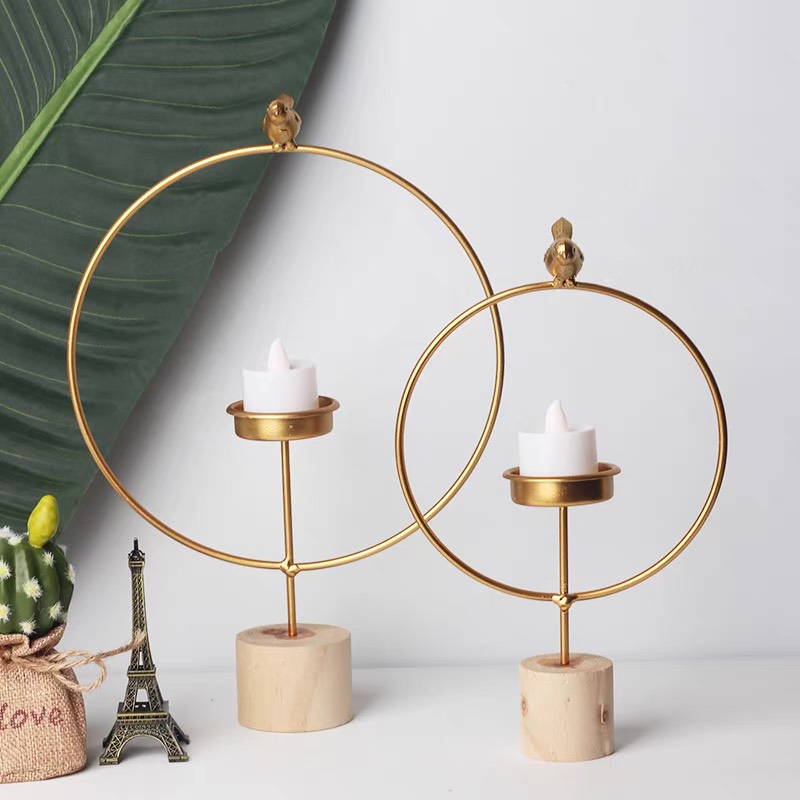 Chân đế nến bằng kim loại - đế gỗ thiết kế độc đáo - đường kính 14cm