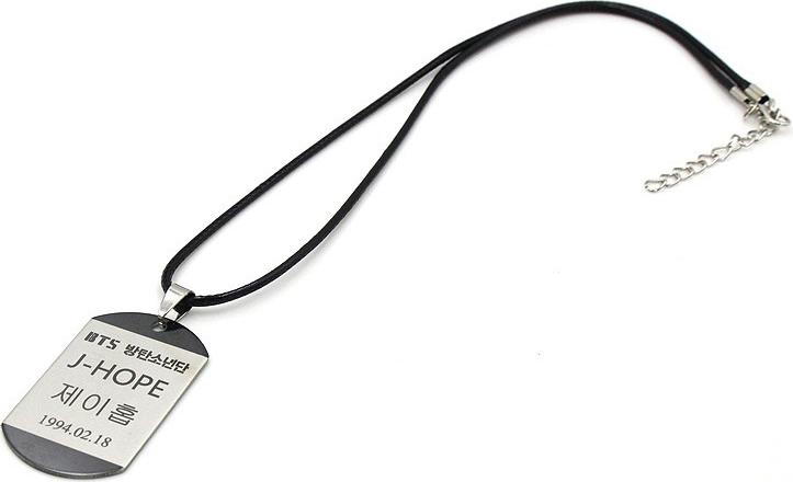 Vòng cổ các thành viên BTS