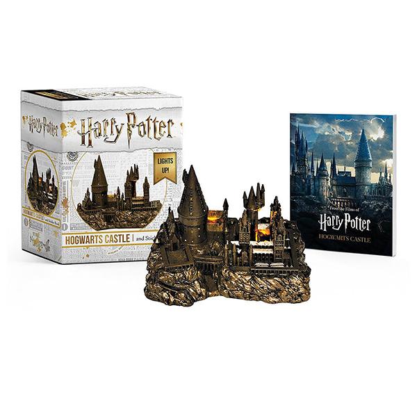 Harry Potter Hogwarts Castle And Sticker Book: Lights Up!