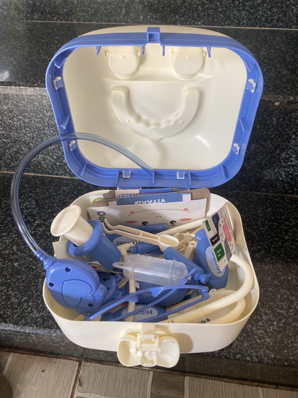 Bộ Đồ Chơi Bác Sĩ, Xe Cứu Thương Cao Cấp Cho Bé Mô Phỏng Thiết Bị Y Tế