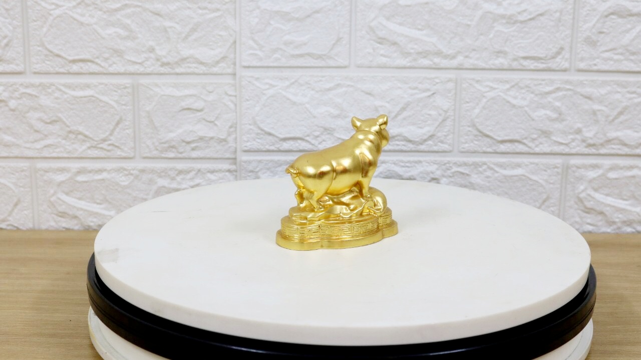 Tượng lợn bằng đồng mạ vàng 24K