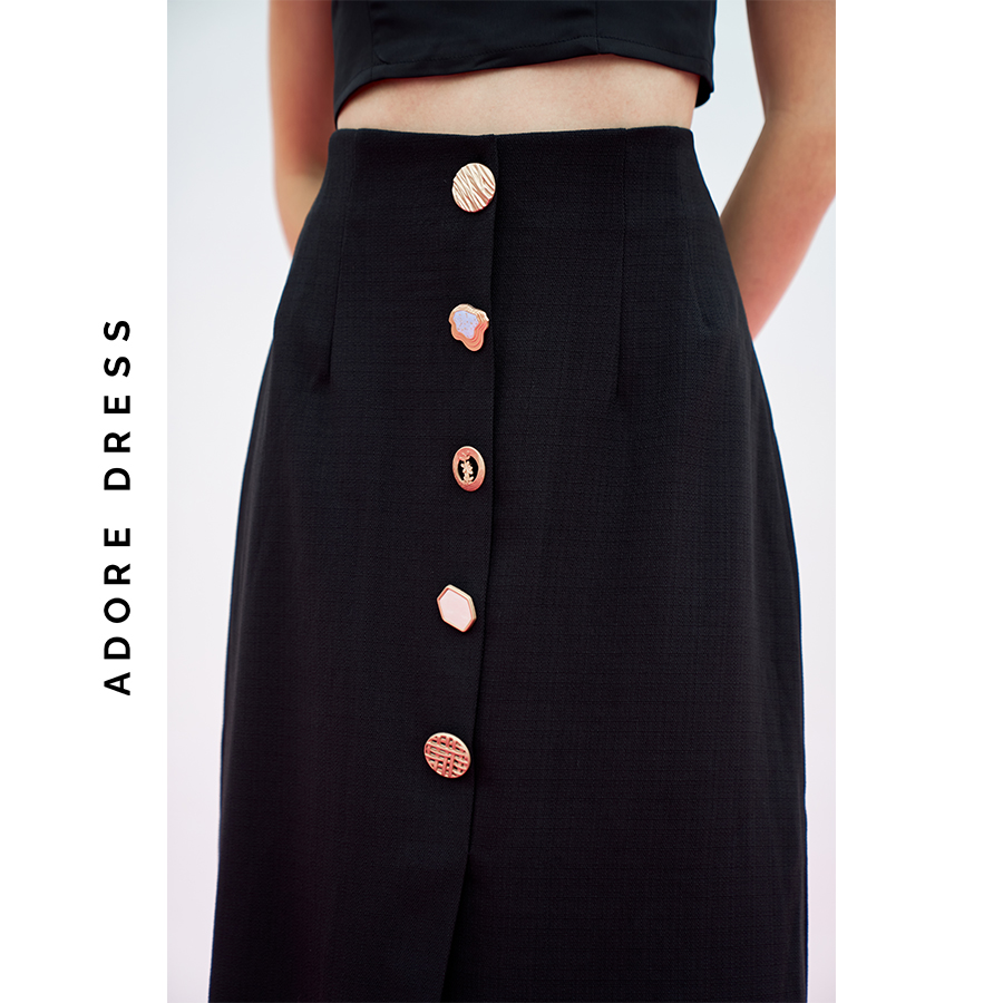 Chân váy midi skirts tech lóng vuông đen khuy to random sẻ 313SK2003 ADORE DRESS