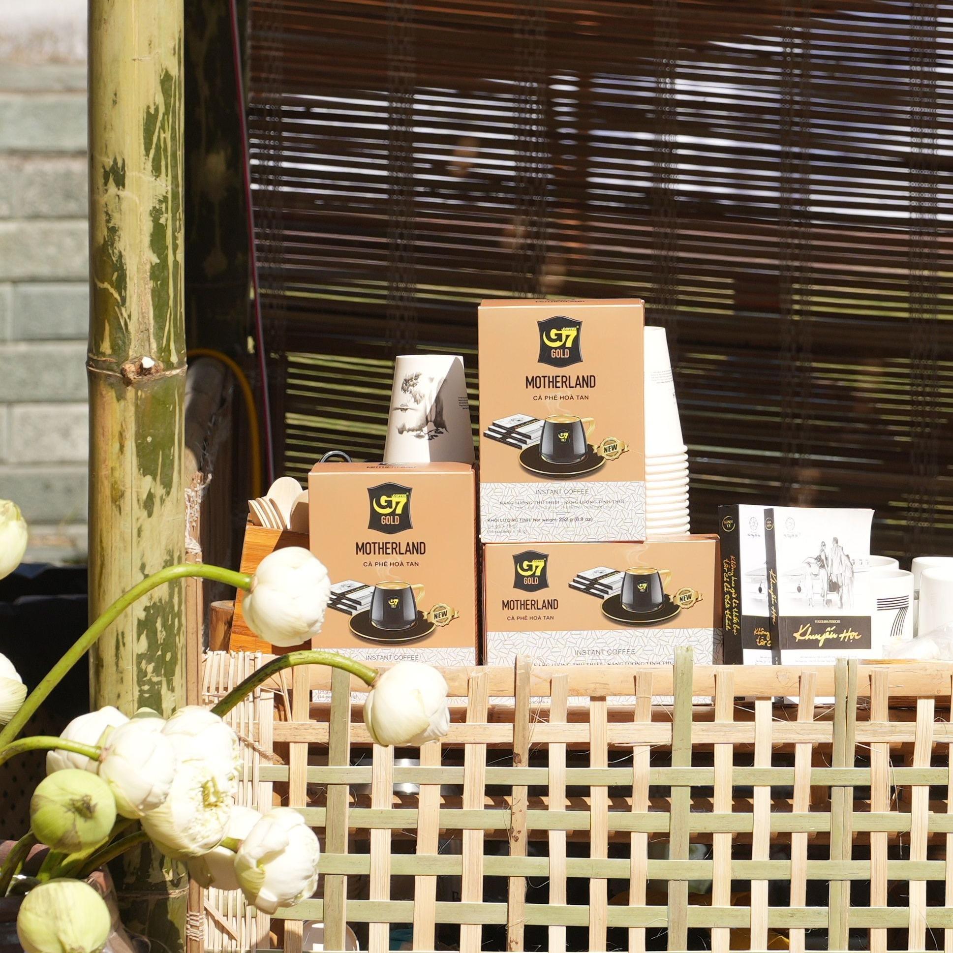 Trung Nguyên Legend - Cà phê sữa hòa tan G7 3IN1 Gold - Motherland và sổ tay