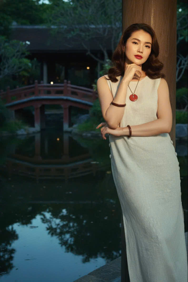 Đầm Suông Xẻ Tà Linen Lanh thời trang thiết kế Hity Dre223