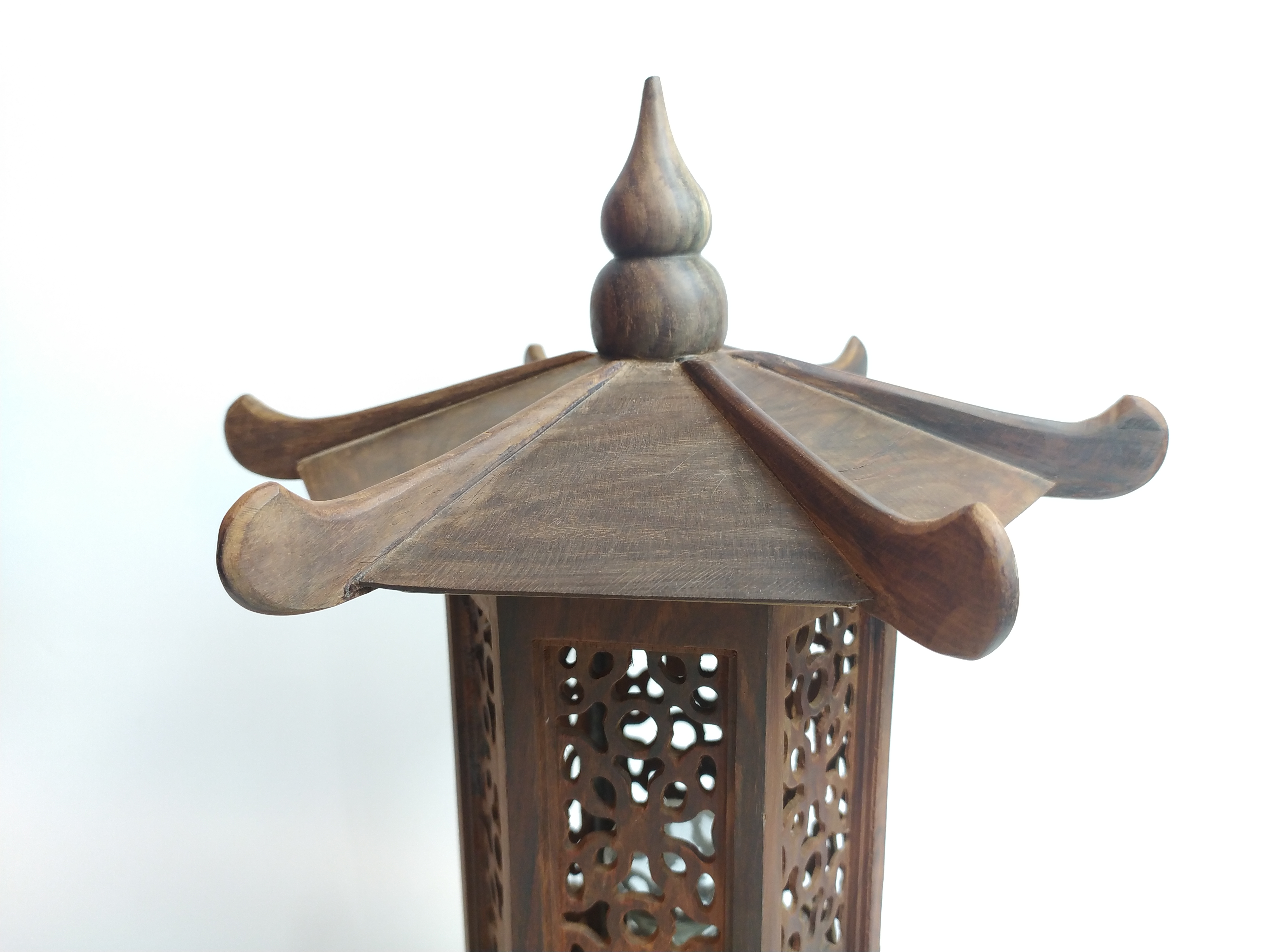 Đèn thờ gỗ trắc - Đèn trắc hoa văn