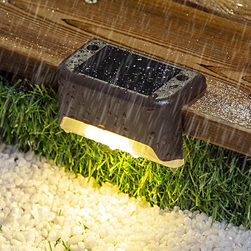 Bộ 4 Đèn Led Năng Lượng Mặt Trời Chống Thấm Nước Trang Trí Cầu Thang Sân Vườn