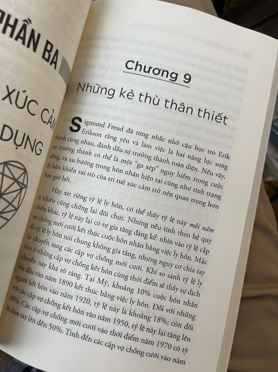 (The #1 Bestseller)  TRÍ TUỆ XÚC CẢM  - Lý giải tại sao người kém thông minh lại thành công hơn những người thông minh - Daniel Goleman - Nguyễn Lê Phương &amp; Phạm Thị Thu Hà dịch - Alphabooks -Nhà Xuất Bản Công Thương