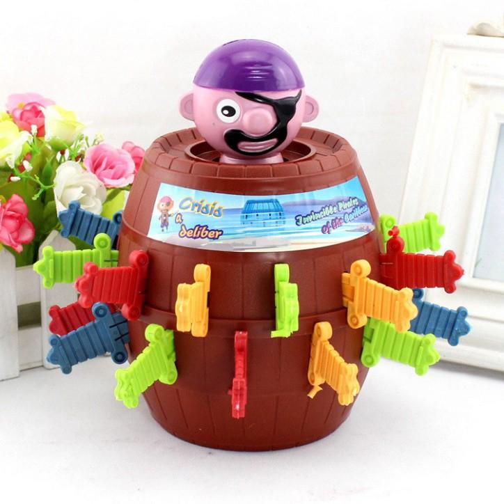 Đâm hải tặc size lớn 20cm thùng hải tặc vua hải tặc