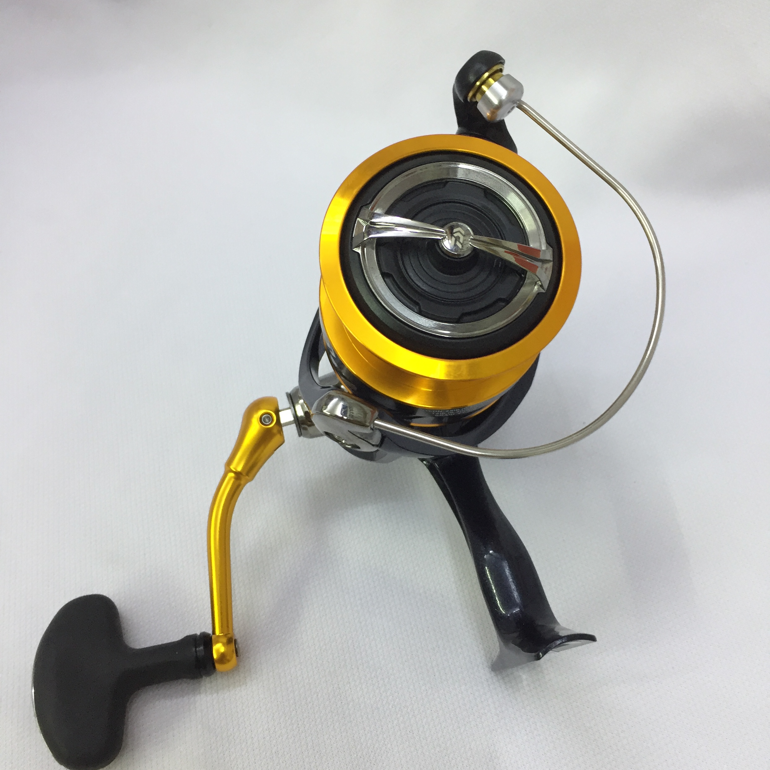 Máy câu cá Daiwa Cross Fire LT4000