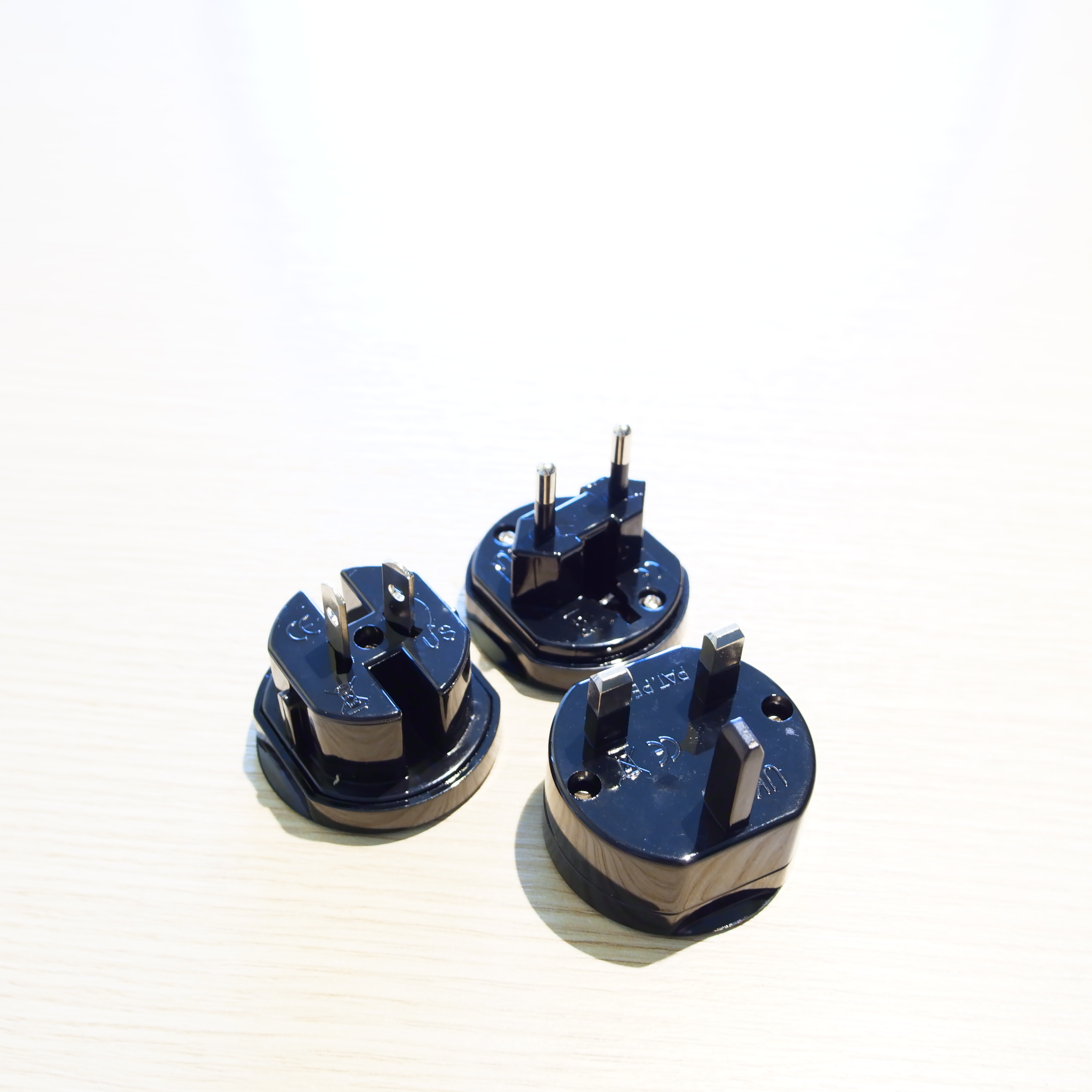 Ổ cắm du lịch - Travel adapter