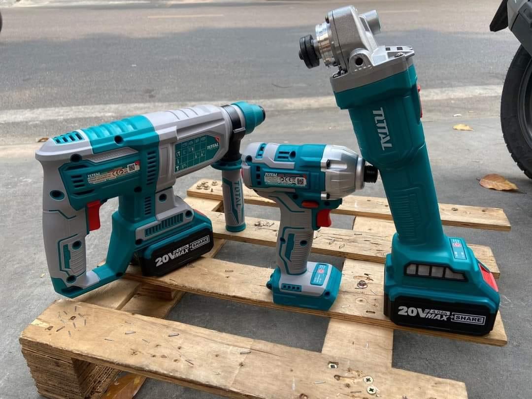 BỘ COMBO 3 MÁY KHOAN ĐỘNG LỰC, MÁY MÀI GÓC VÀ MÁY SIẾT VÍT DÙNG PIN 20V TOTAL TOSLI2301510 - HÀNG CHÍNH HÃNG