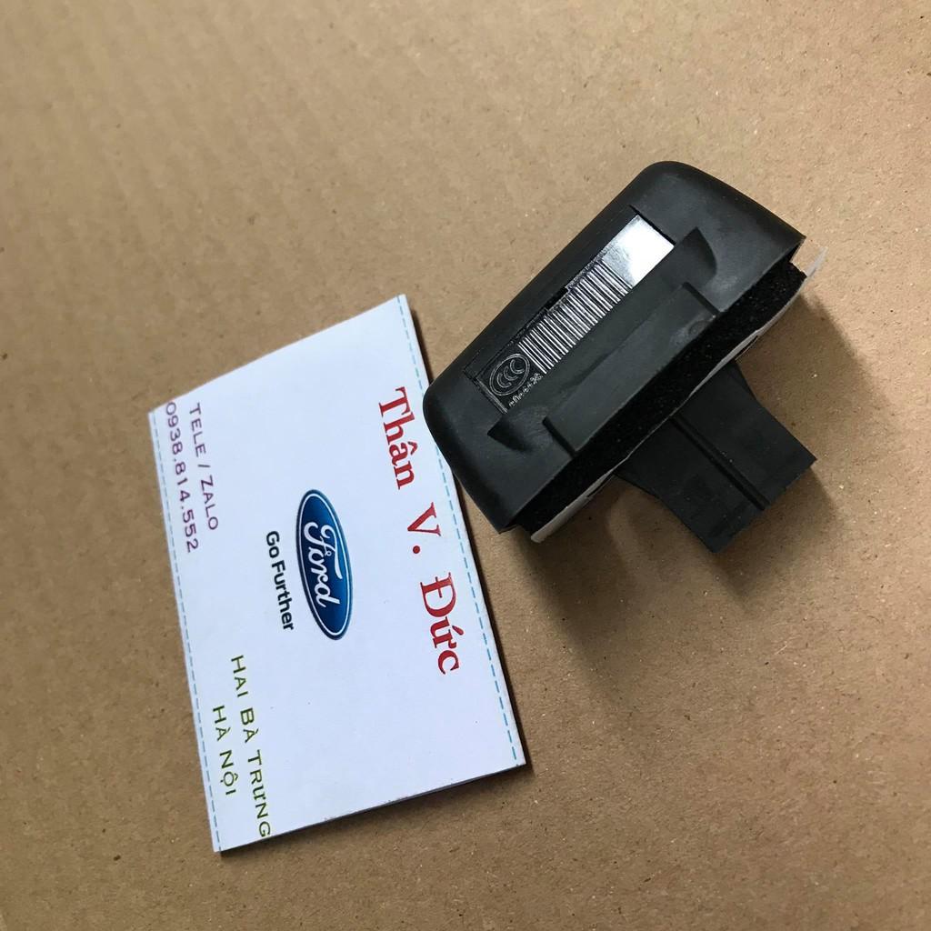 Đèn soi biển số Ford Transit