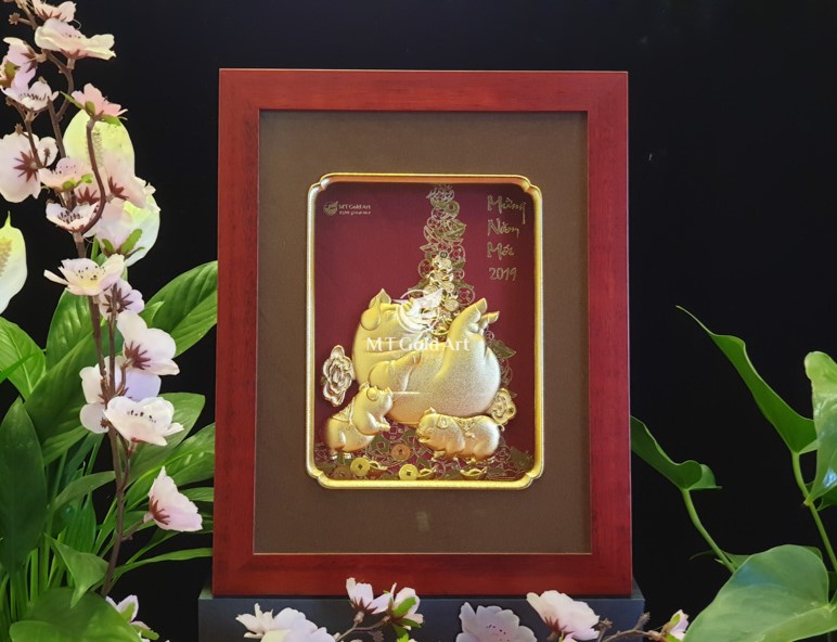 Tranh heo dát vàng mẫu 03 (26x33cm) MT Gold Art- Hàng chính hãng, trang trí nhà cửa, phòng làm việc, quà tặng sếp, đối tác, khách hàng, tân gia, khai trương 