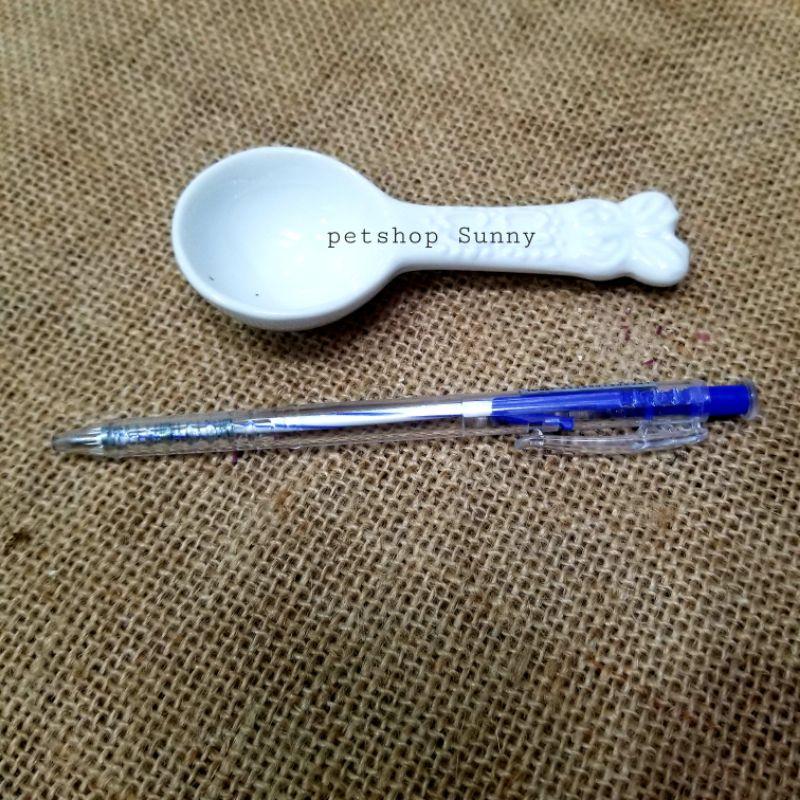 Muỗng gốm sứ xúc hạt thức ăn hamster, thú nhỏ