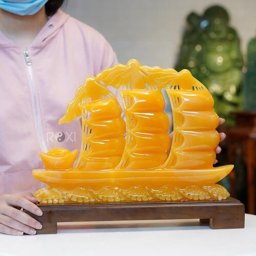 Tác phẩm Thuận buồm xuôi gió ngọc hoàng long 36cm