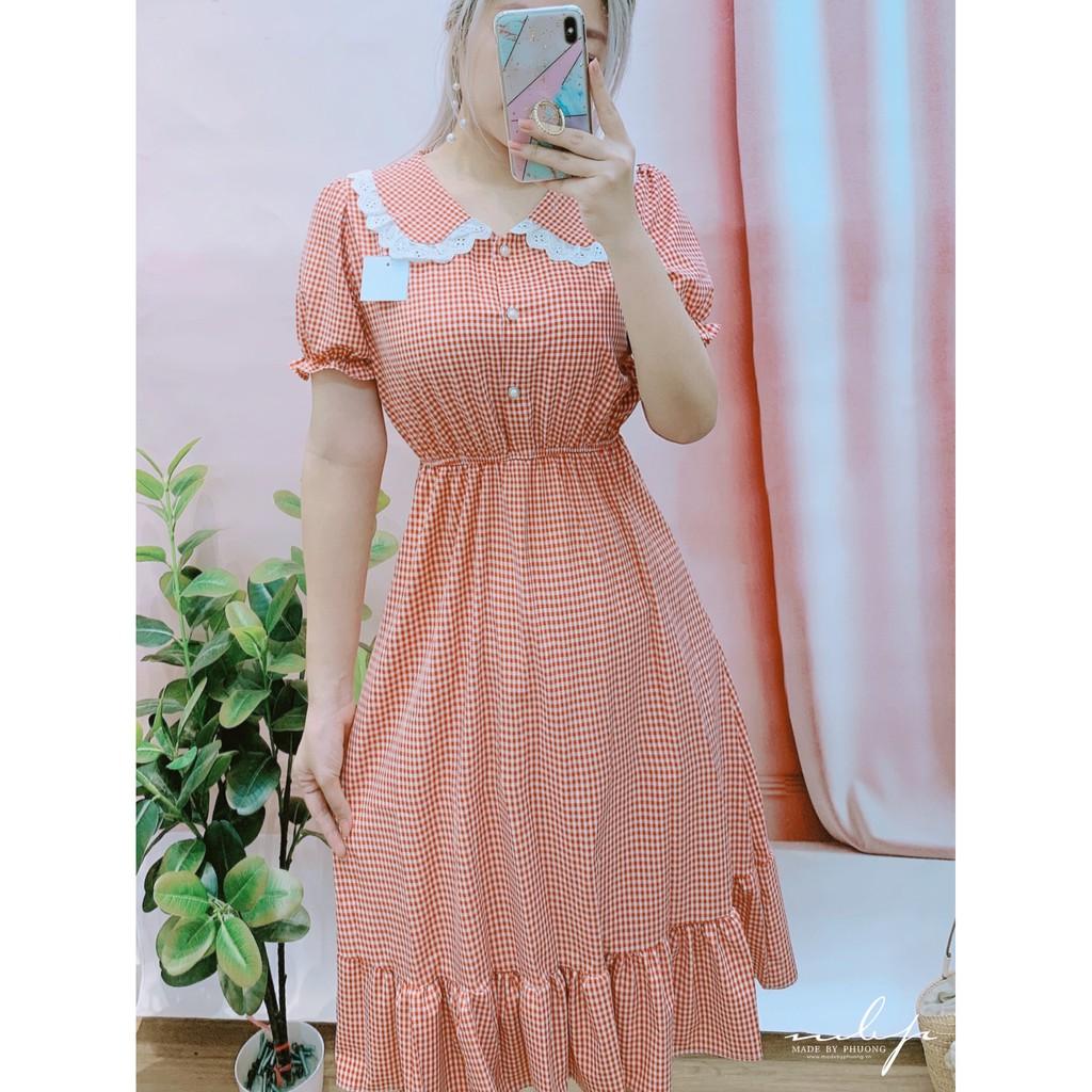 Đầm caro cổ sen viền ren thêu hoa