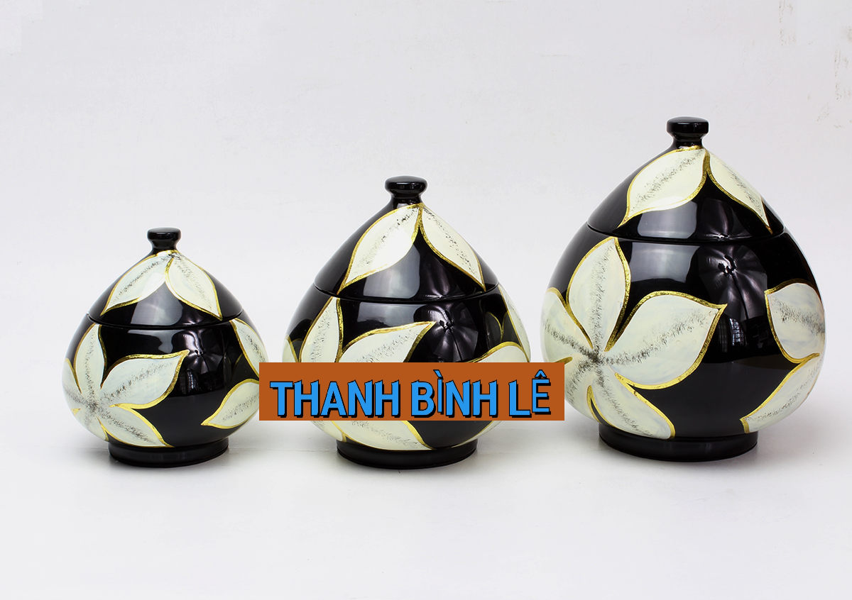 Hủ mận sơn mài họa tiết phong phú