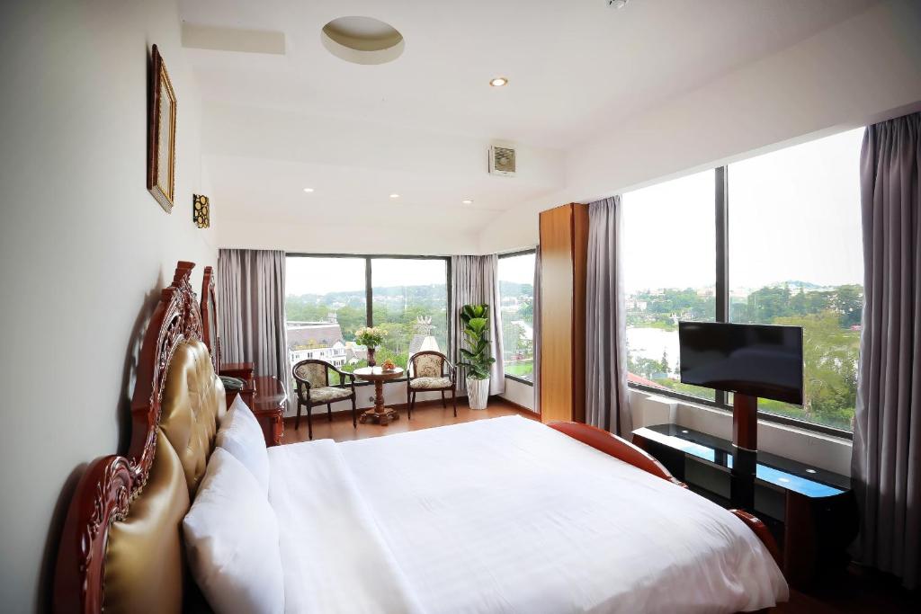 Combo 4N3D KS River Park Hotel Đà Lạt 3 Sao: VMB khứ hồi Hà Nội - Đà Lạt + Phòng Tiêu Chuẩn + Ăn sáng