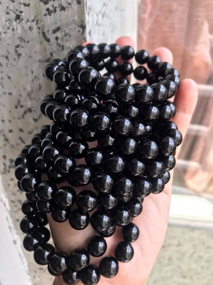 Vòng Tay May Mắn Đá Mã Não Đen Đậm Đẹp Size 10mm 18 Hạt Nữ mạng Thủy mạng Mộc ạ