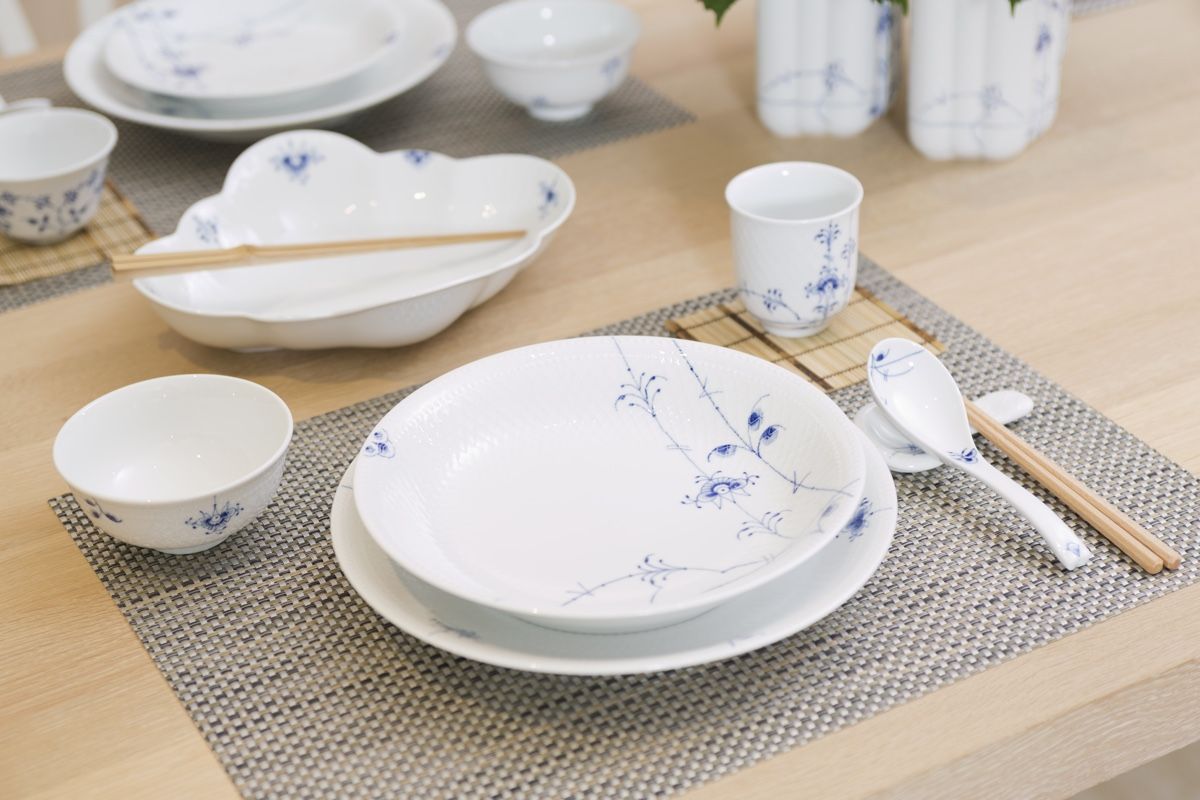 Thìa súp Royal Copenhagen, họa tiết Blue Palmette, chất liệu sứ