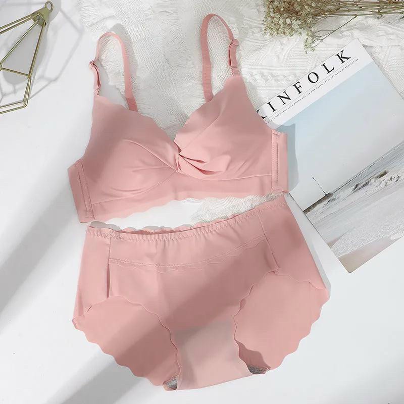 Bộ đồ lót su nâng ngực đệm tim 378