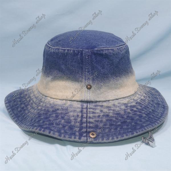 Nón tai bèo jean vành rộng 7,5cm vải jean loang hàng quảng châu, nón cao bồi jean vòng đầu 59-60cm có 2 dây rút phía trong, có dây quai inox - Xanh đậm