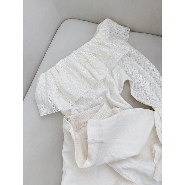 SET ÁO TRẮNG LỆCH VAI REN + SHORT