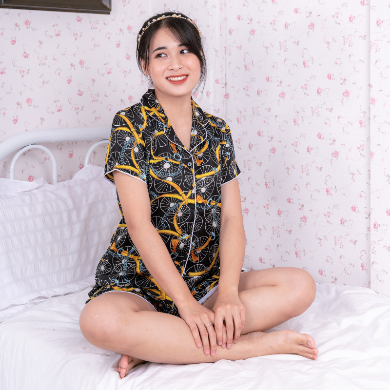 Bộ Đồ Pijama Nữ, đồ bộ Mặc Nhà Quần đùi tay cộc VILADY B153 Chất liệu Lụa Pháp cao cấp Họa tiết lạ mắt