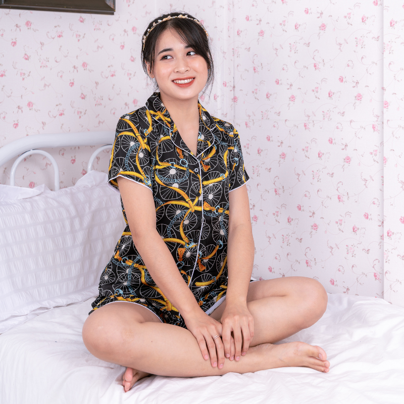 Bộ Đồ Pijama Nữ, đồ bộ Mặc Nhà Quần đùi tay cộc VILADY B153 Chất liệu Lụa Pháp (Lụa Latin) cao cấp Họa tiết lạ mắt