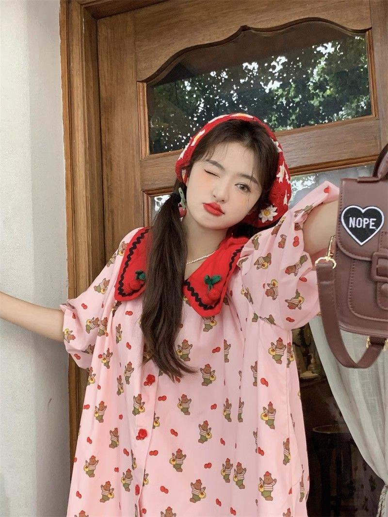 CHENGRUI Phim hoạt hình gấu con in anh đào va chạm màu nối mùa hè phiên bản Hàn Quốc lỏng lẻo giảm tuổi búp bê ngắn tay áo đầm cho phụ nữ
