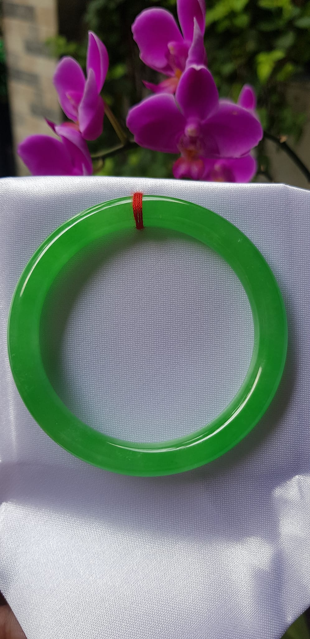 Vòng tay nữ đá cẩm thạch tự nhiên Ngọc Lý Đẹp 54mm x cọng 8mm Màu Xanh Lý tươi sáng bóng mượt đẹp Nữ 53kg - 60kg đeo Vòng hợp nữ mệnh Mộc mệnh Hỏa mệnh Thủy ạ