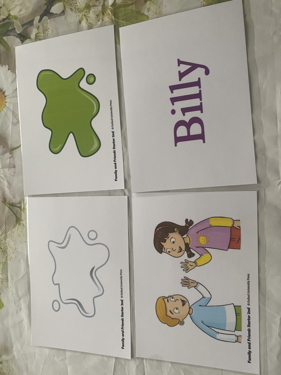 Flashcard Tiếng Anh dành cho giáo trình Family and Friends Starter phiên bản 2 ( Kích thước A5- thiết kế 2 mặt - ép plastics bền đẹp)