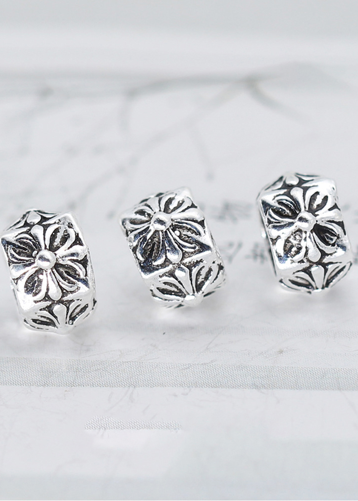 Combo 3 cái charm bạc chặn hạt họa tiết hoa văn - Ngọc Quý Gemstones