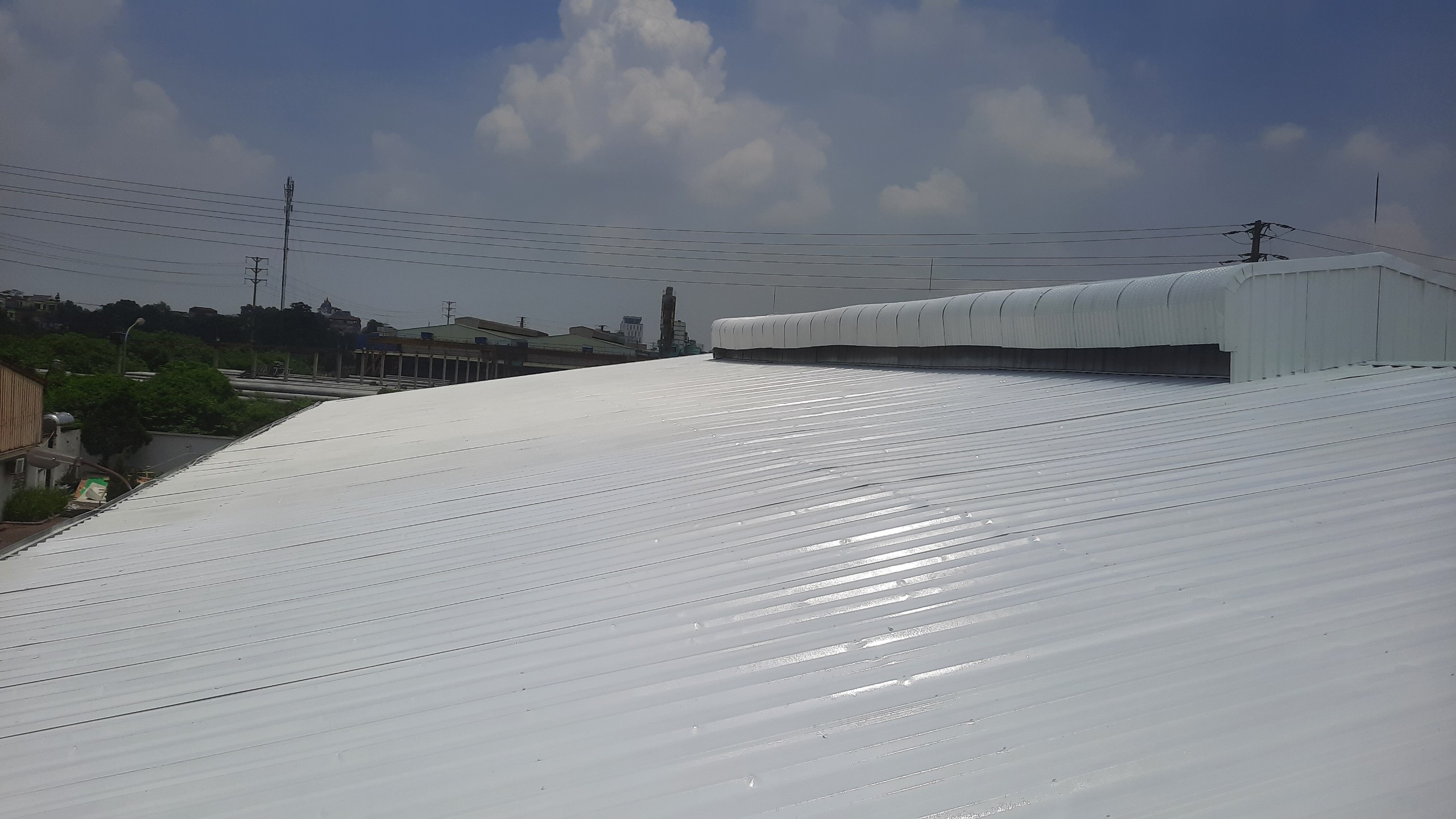 [ƯU ĐÃI SỐC] Sơn chống nóng mái tôn HTS XH-H001 thùng nhỏ 5Kg - Giảm ngay 10-30 độ C, Chống nóng tới 12 năm