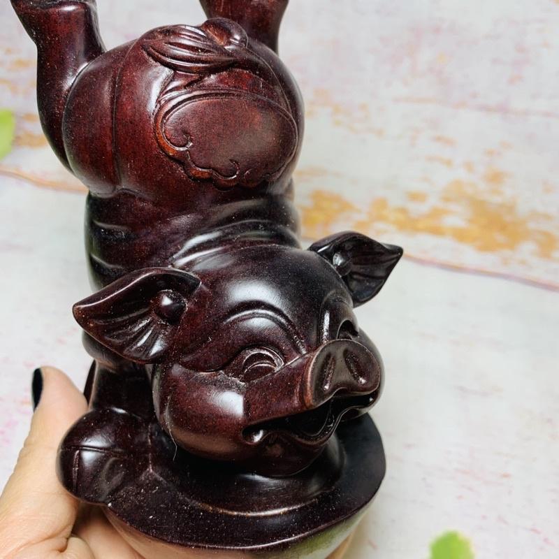 Con khỉ gỗ hương