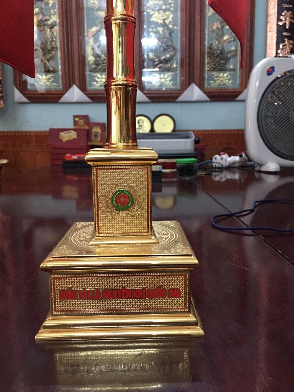 Cột cờ để bàn bằng đồng 42cm
