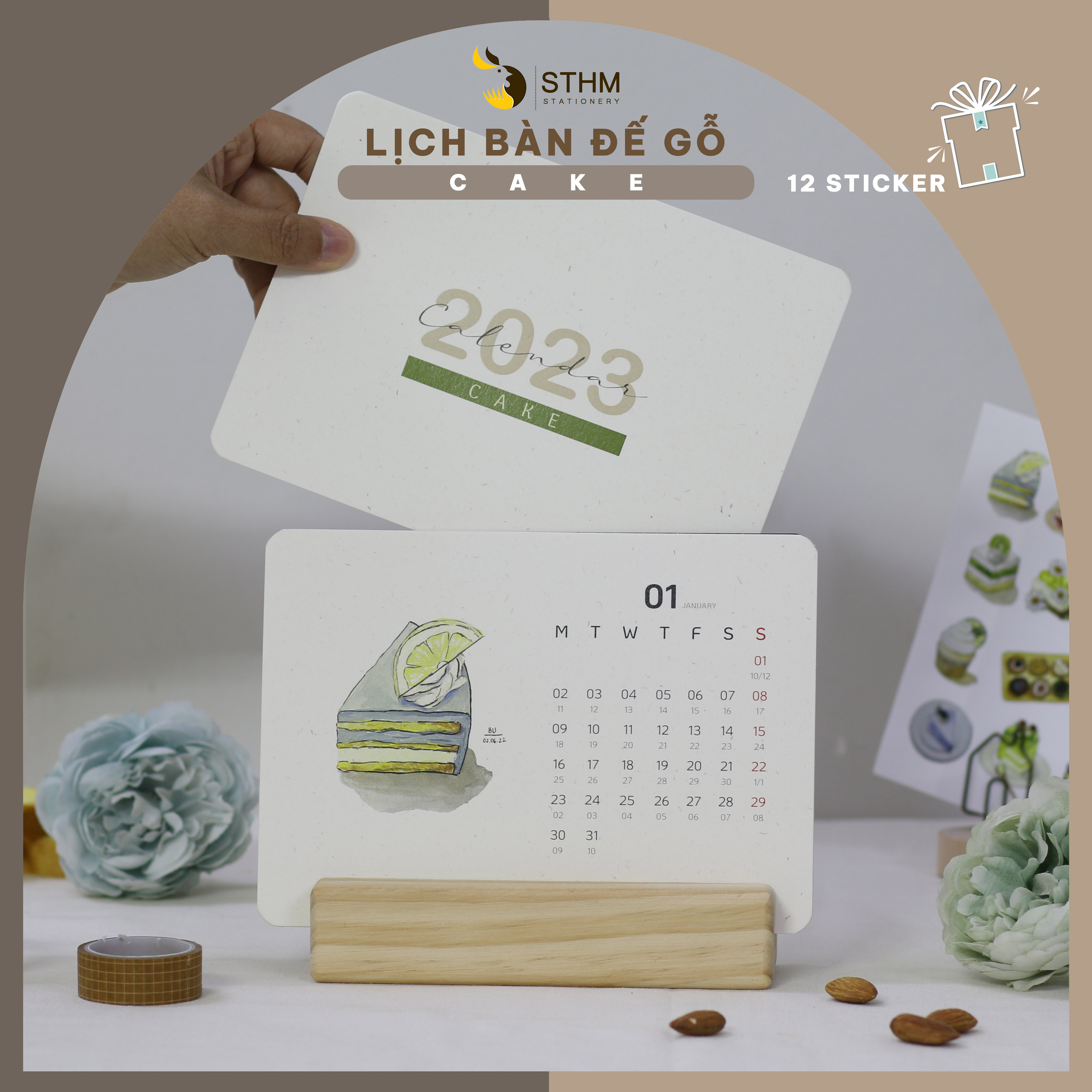 [STHM stationery ] - Lịch bàn đế gỗ 2023 - Cake - Tặng 12 sticker - Giấy mỹ thuật 220gsm - Có lịch âm dương