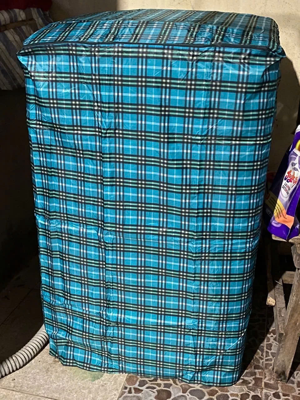 Áo phủ  máy giặt cửa ngang (trước) cho máy từ 11- 15 kg ,vải dù siêu bền tiện lợi , chống thấm nước , bảo vệ máy giặt dưới mọi thời tiết 