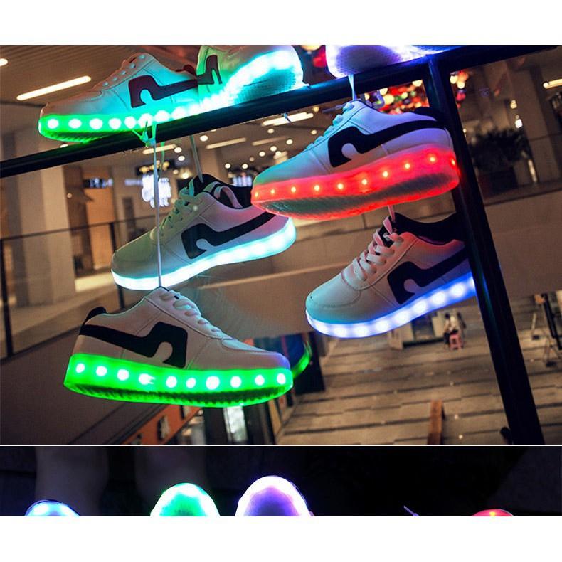 ( sẵn ) GIÀY PHÁT SÁNG ĐÈN LED - SÁNG  7 MÀU VẠCH CONG