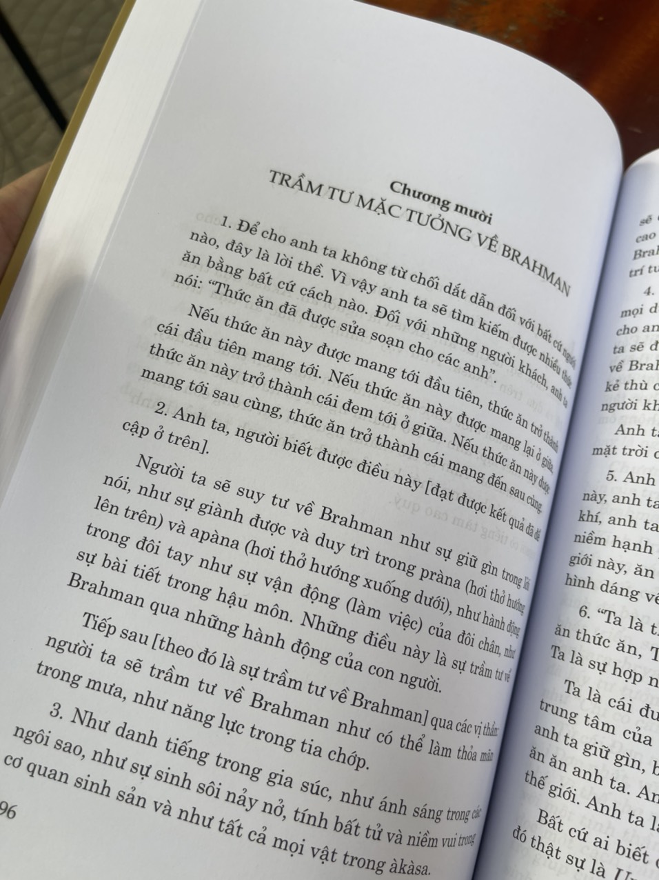 VEDA UPANISHAD - Những bộ kinh triết lý tôn giáo cổ Ấn Độ - PGS.TS. Doãn Chính (Chủ biên)  - NXB Chính trị Quốc gia Sự thật