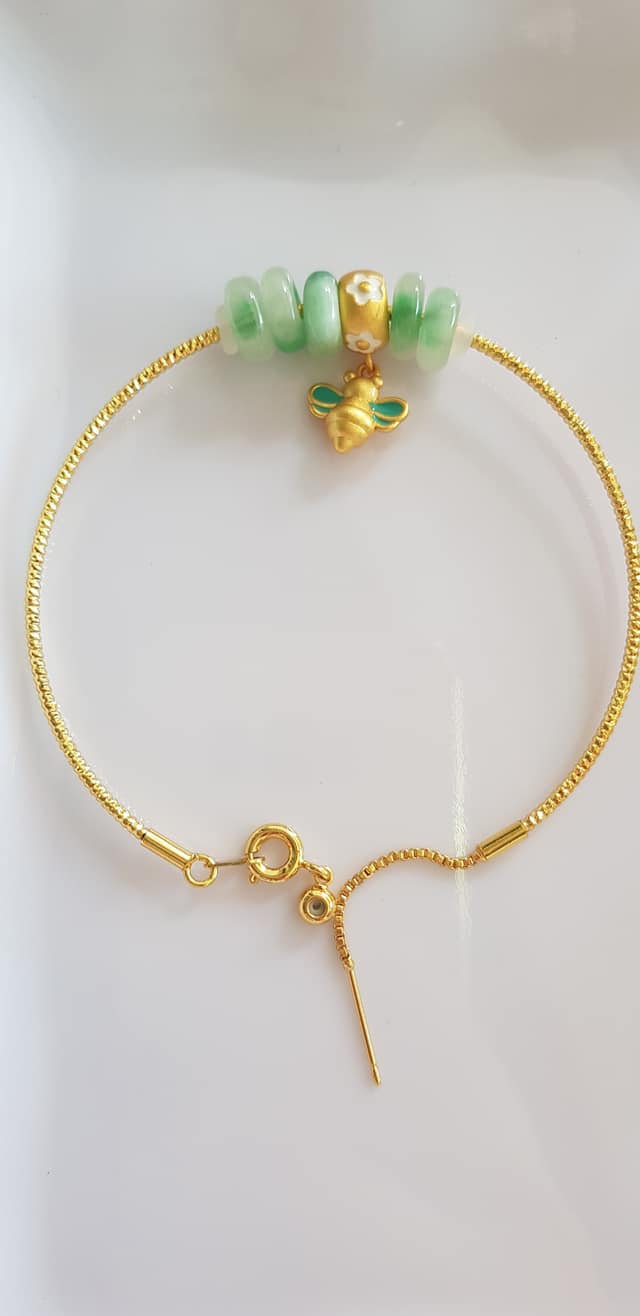 Vòng Tay charm xinh đẹp 5 đồng tiền đá cẩm thạch tự nhiên Vòng tay phối charm hình Chú Ong Xinh xắn vòng màu vàng khoen rút xinh Nữ đeo dễ thương ạ