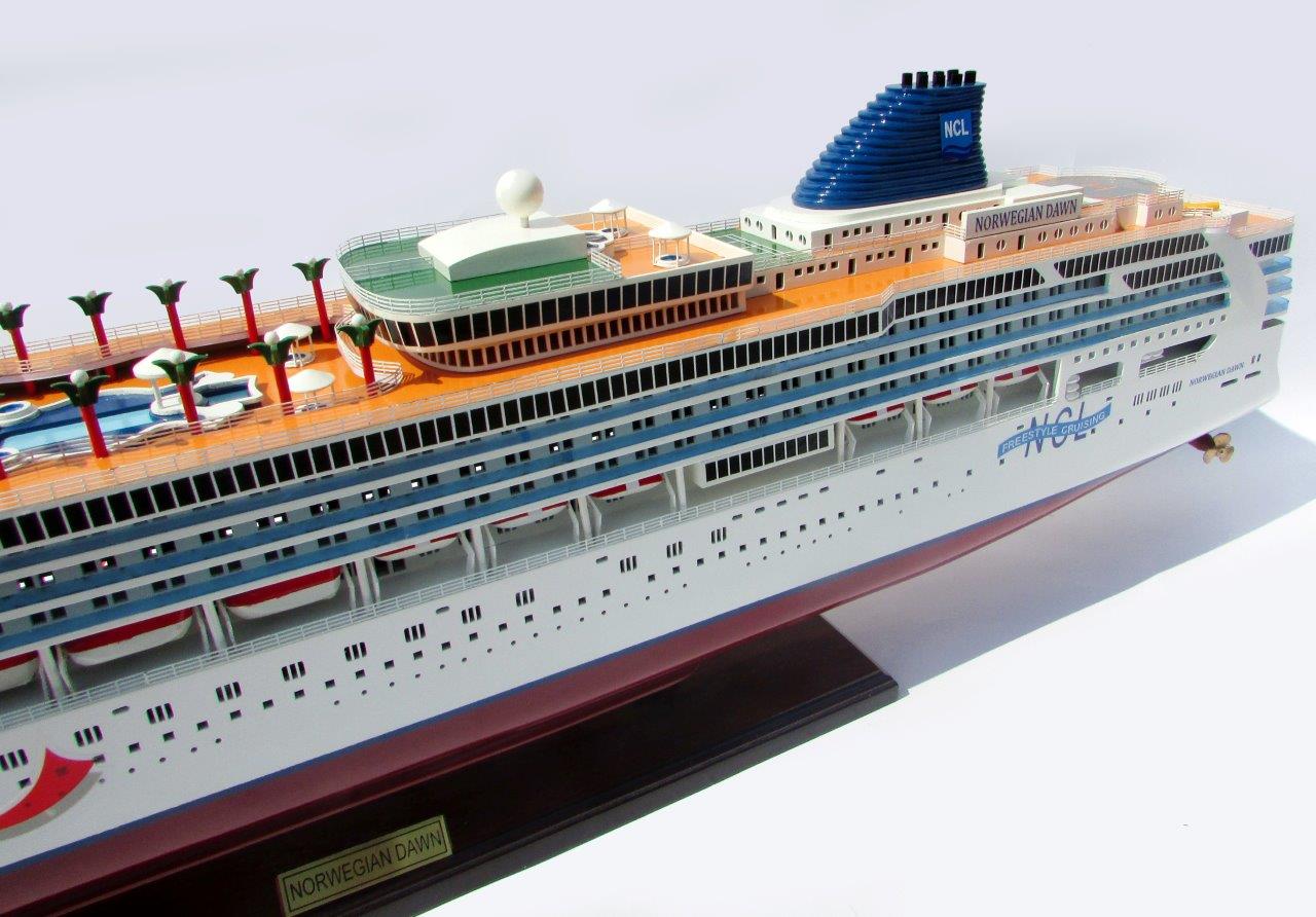 Mô hình thuyền du lịch NORWEGIAN DAWN - 100cm