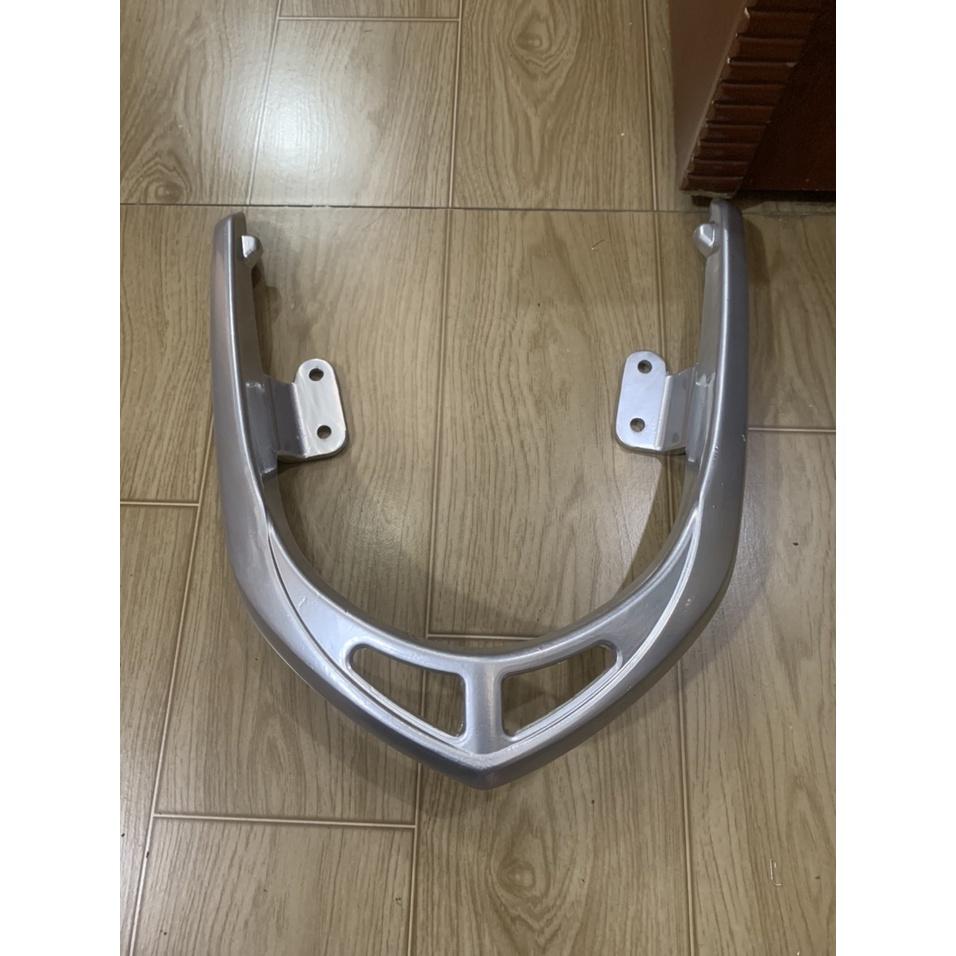 Cảng sau xe wave anpha 110 cc màu bạc kiểu phay lổ