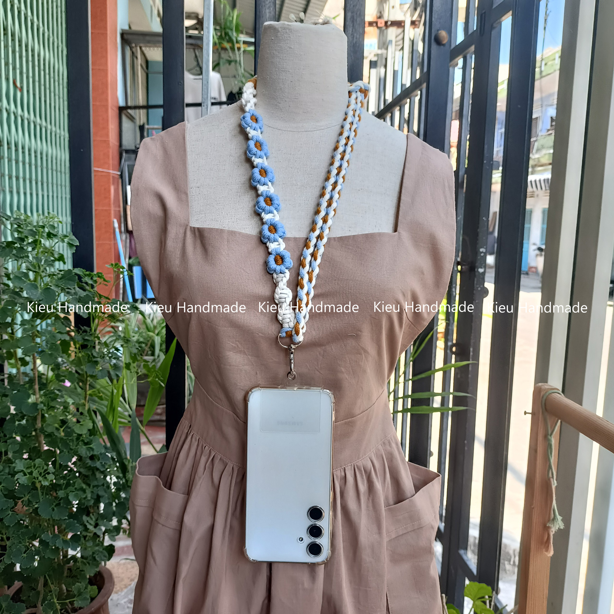 Dây đeo Thẻ, điện thoại  họa tiết hoa cúc dễ thương handmade [ TẶNG KẸP ĐIỆN THOẠI