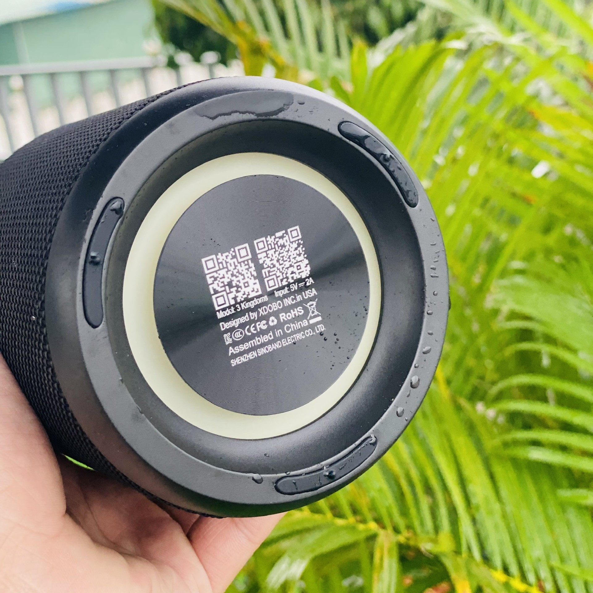 Loa Xách Tay Sinoband 3 Kingdoms Công Suất 40W, Bass Trầm Ấm, Công Nghệ IPX6 Kháng Nước Hiệu Quả, Tích Hợp Led RGB Hiện Đại, Dễ Dàng Nghe Nhạc, Mang Đi Du Lịch, Hàng Chính Hãng