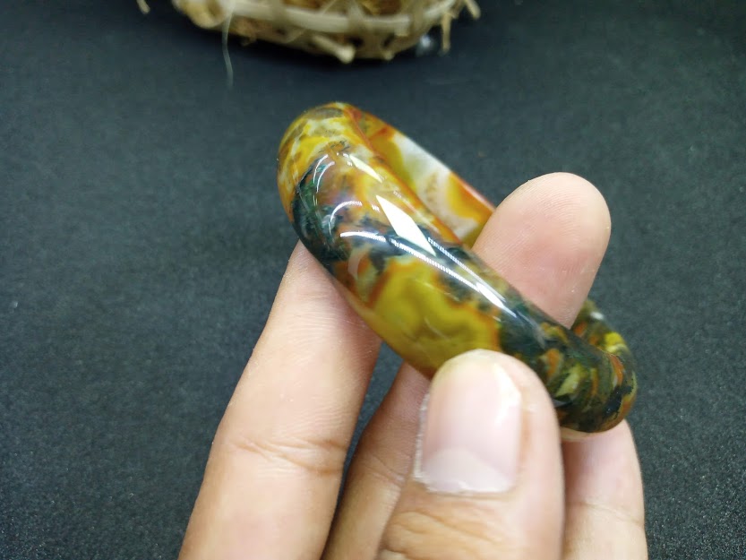 Vòng Tay Đá Tự Nhiên Liền Khối