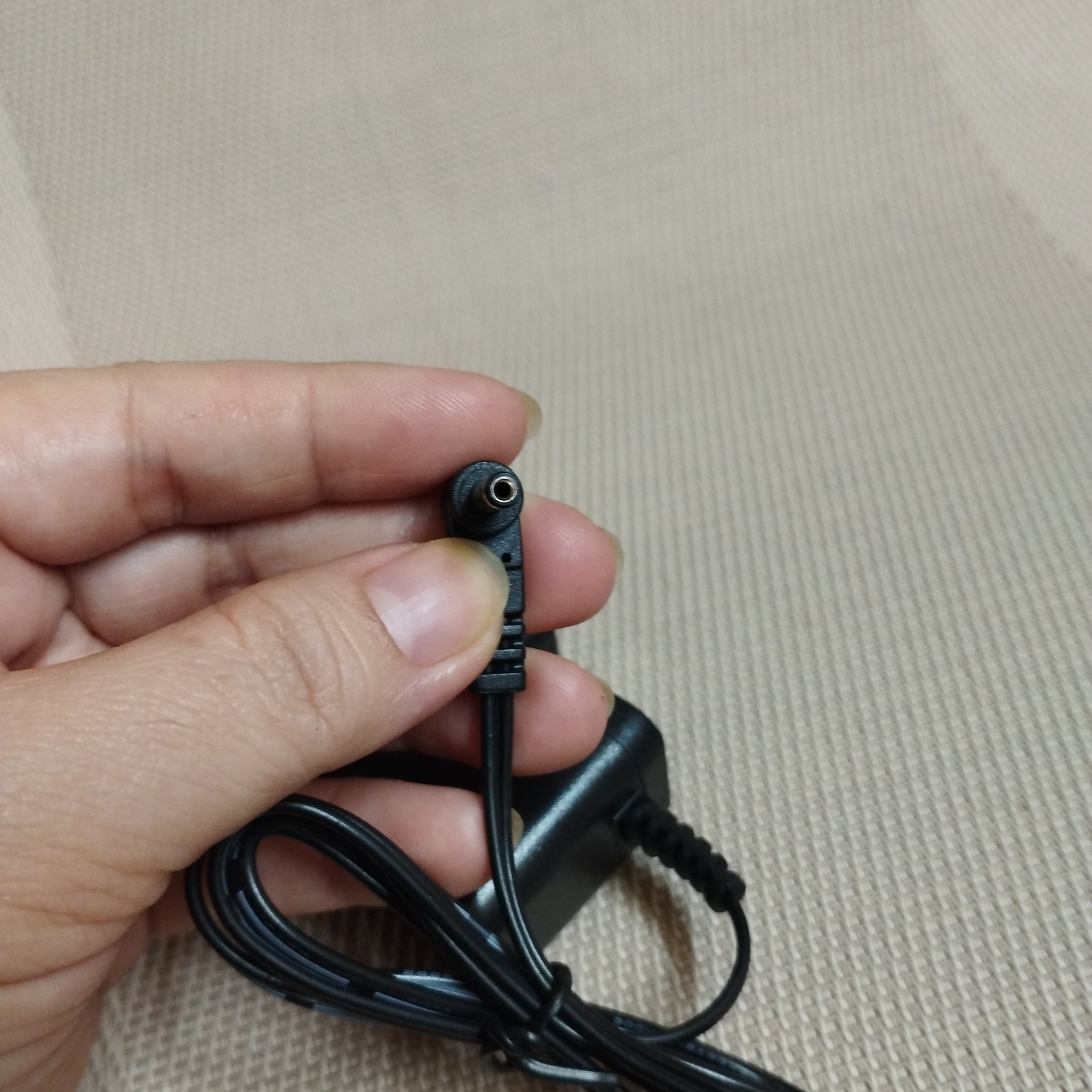 Củ sạc pin 4.8V chân tròn đường kính 3.5mm