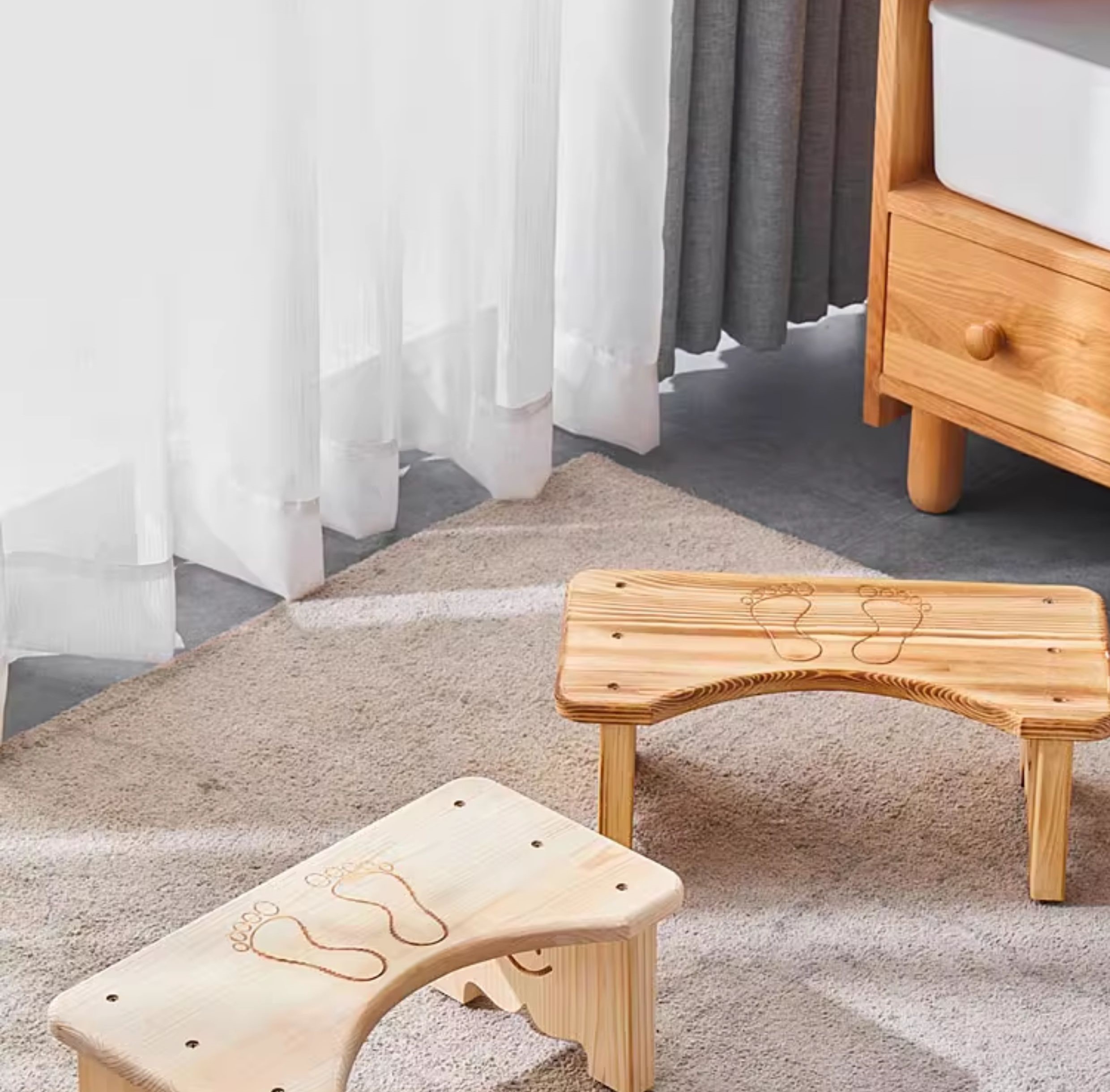 Ghế Gỗ kê chân đi toilet tạo góc nghiêng 35 độ dễ dàng đi vệ sinh hơn Chất liệu Gỗ tự nhiên Chắc Chắn